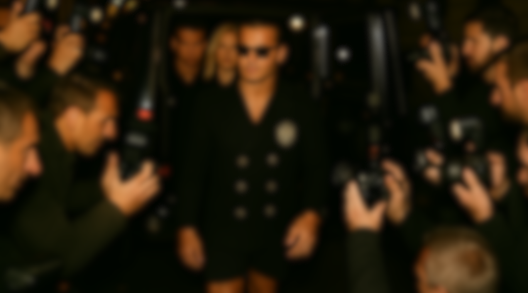 Header laptop Villa B-2 (1).png