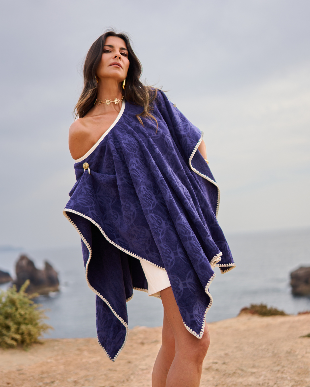 The Medusa Poncho Women - Eclipse
