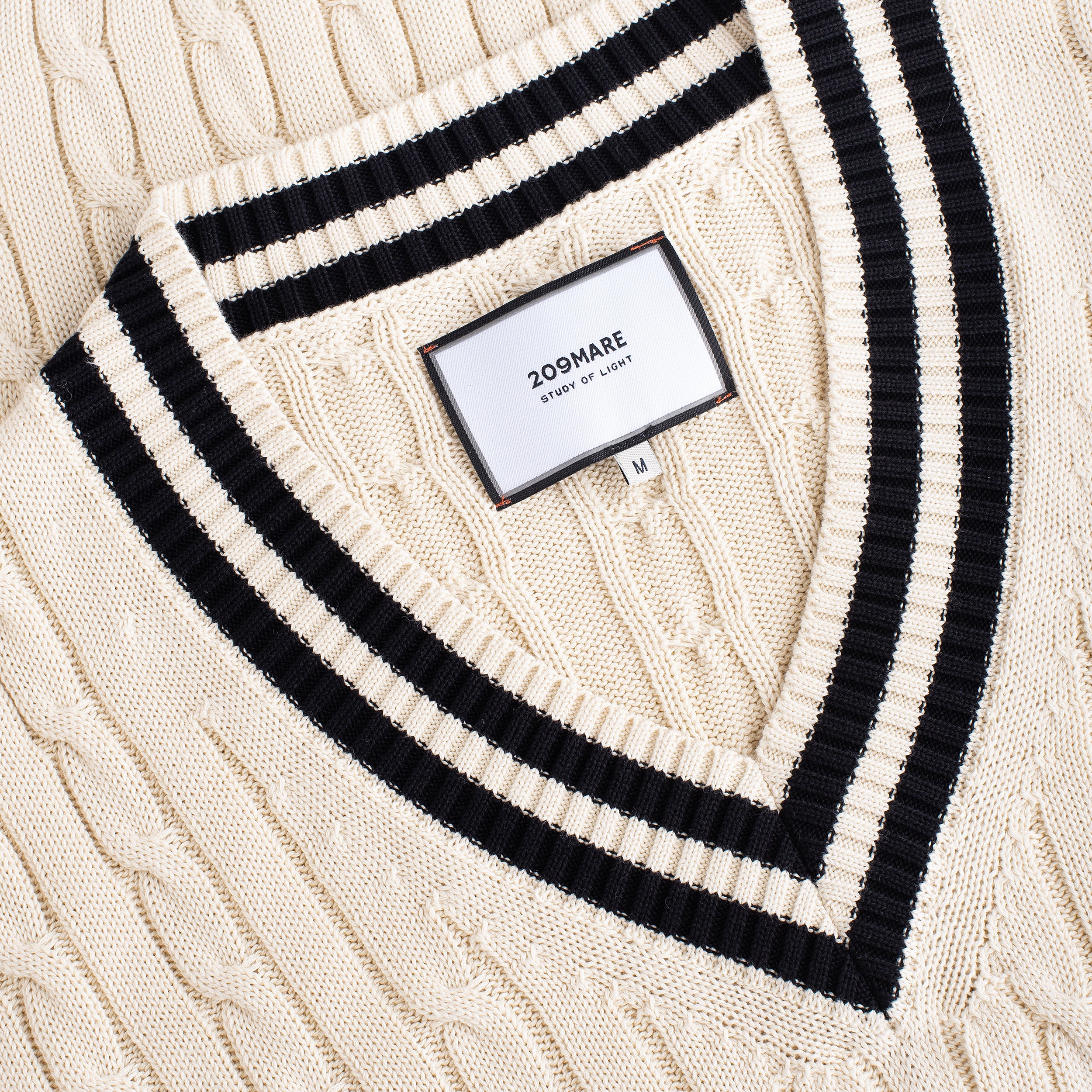 MAN CABLE KNIT SWEATER - OFFWHITE / BLACK